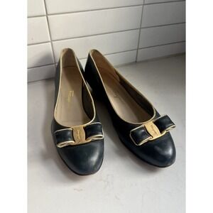 Salvatore Ferragamo blue and gold leather Vara low heels Bow 7.5
